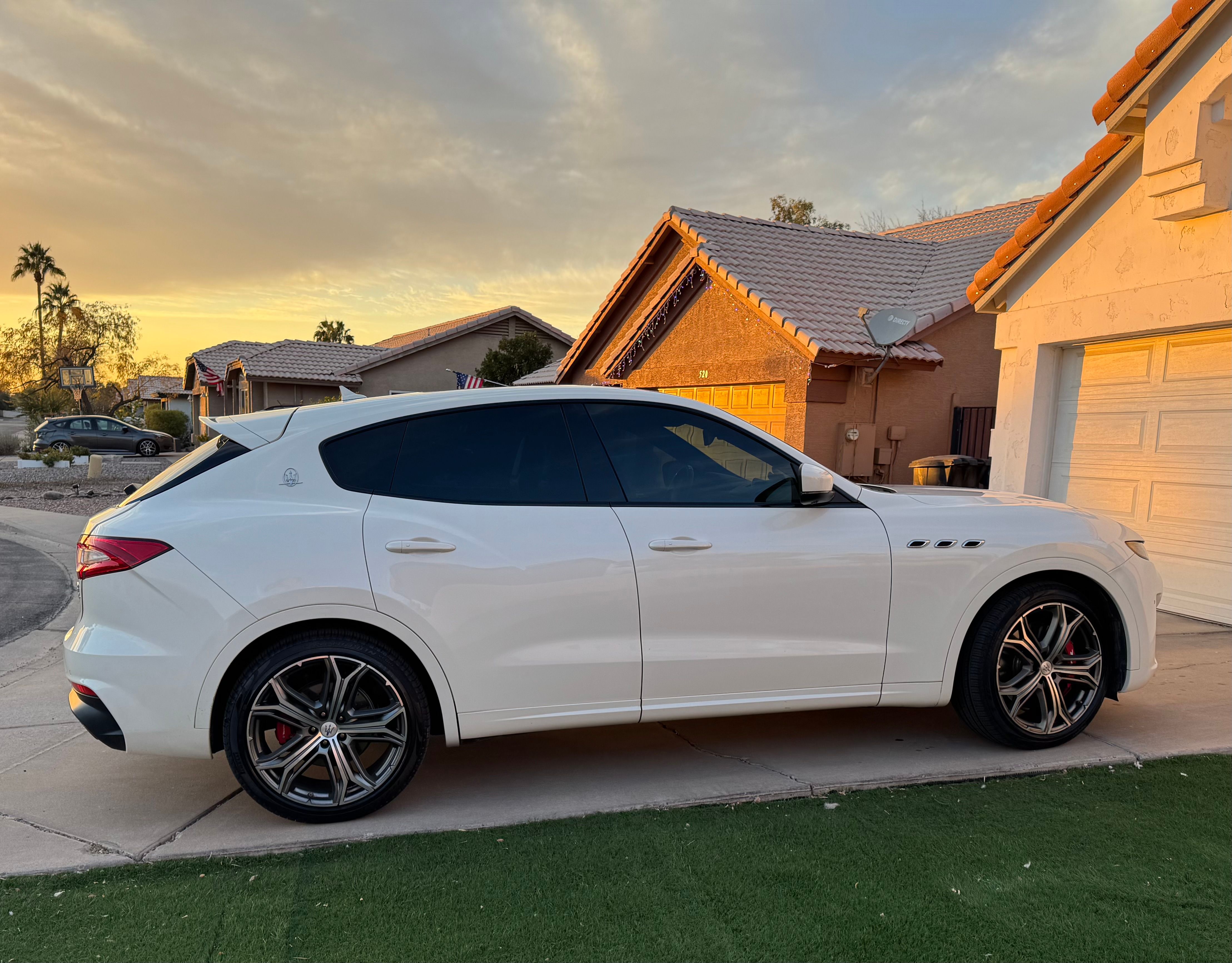Used 2019 Maserati Levante GTS AWD/4WD image 5