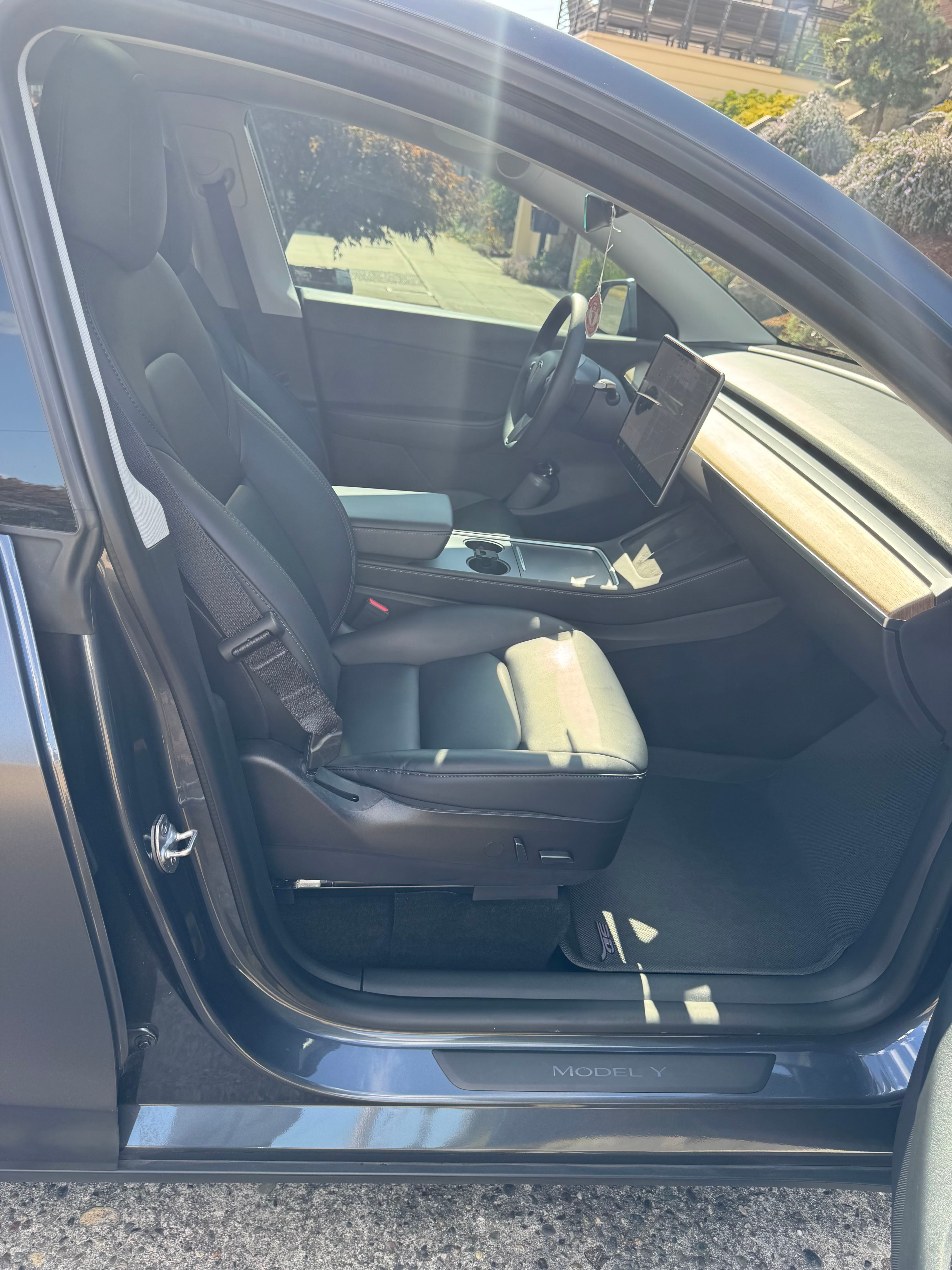 Used 2022 Tesla Model Y Long Range AWD/4WD image 10