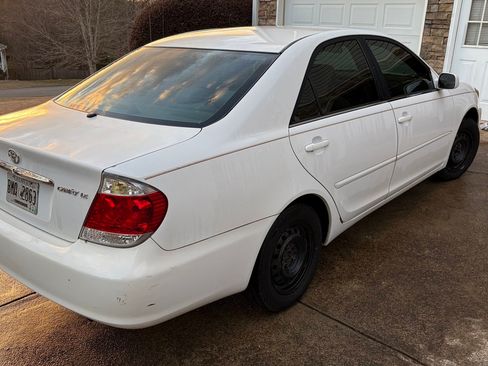 Used 2005 Toyota Camry LE image 8