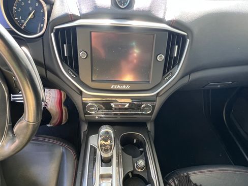 Used 2016 Maserati Ghibli image 13