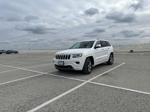 Used 2016 Jeep Grand Cherokee Overland image 1