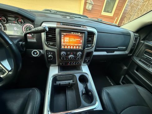 Used 2016 RAM 3500 Laramie image 13