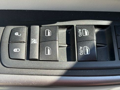 Used 2019 Jeep Cherokee Limited w/ Trailer Tow Group AWD/4WD image 14