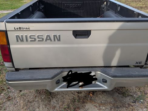 Used 1997 Nissan Pickup XE image 8