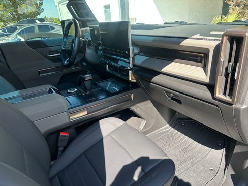 Used 2024 GMC Hummer EV 3X image 10