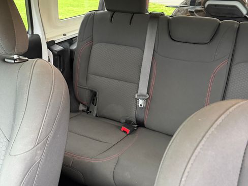 Used 2022 Jeep Wrangler Unlimited Rubicon image 29