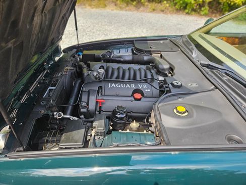 Used 2002 Jaguar XJ8 image 11