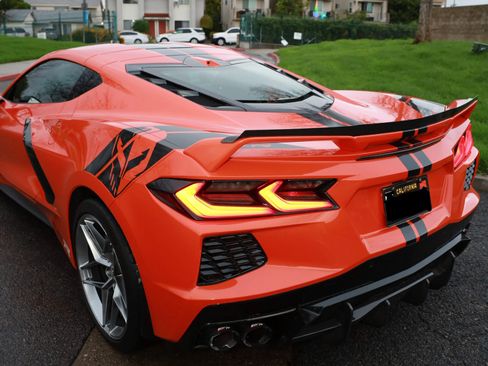 Used 2021 Chevrolet Corvette Stingray Preferred Cpe w/ Z51 Performance Package image 4