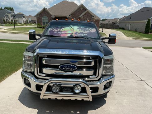 Used 2014 Ford F350 Lariat w/ Lariat Ultimate Package RWD image 2