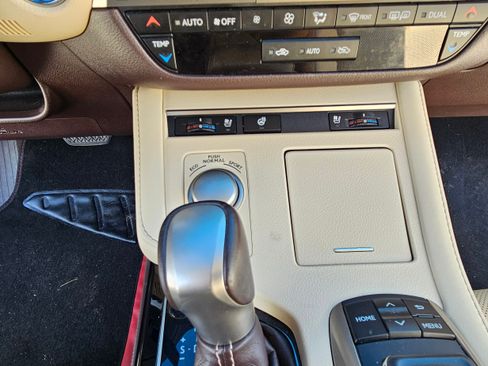 Used 2017 Lexus ES 300h image 19