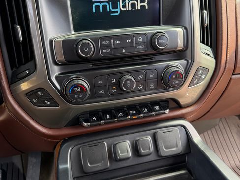 Used 2015 Chevrolet Silverado 2500 High Country w/ Duramax Plus Package image 16