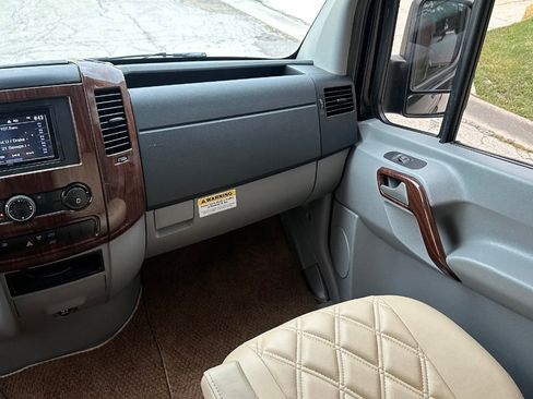 Used 2014 Mercedes-Benz Sprinter 3500 image 10