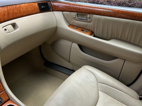 Used 2004 Lexus LS 430 image 10