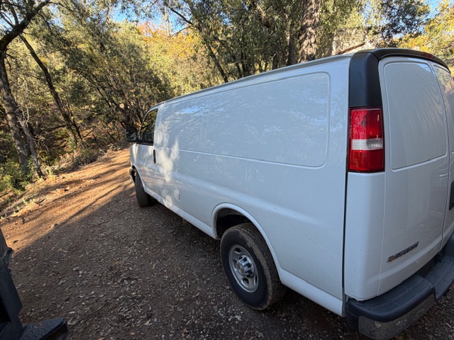 Used 2025 Chevrolet Express 2500 w/ Driver Convenience Package RWD image 5