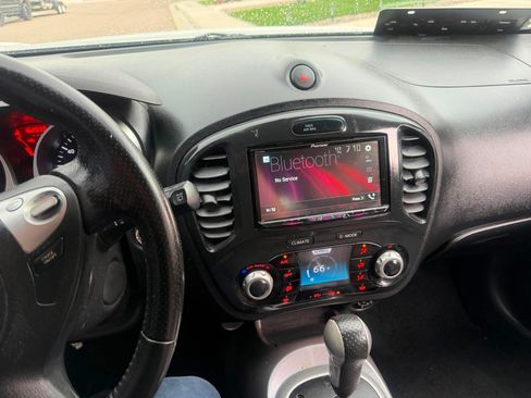 Used 2011 Nissan Juke SV AWD/4WD image 6