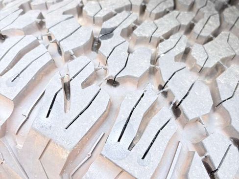 Used 2013 Jeep Wrangler Unlimited Sahara w/ Mopar Chrome Edition Group AWD/4WD image 4