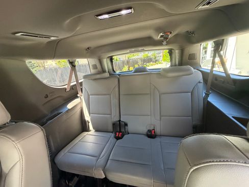 Used 2021 Chevrolet Suburban Z71 w/ Luxury Package AWD/4WD image 14