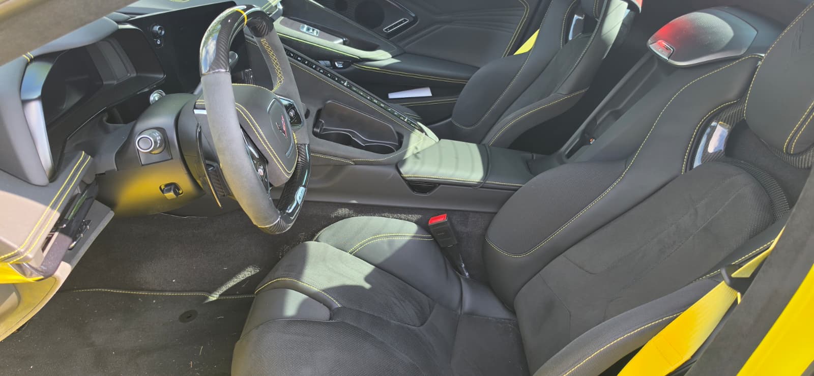 Used 2023 Chevrolet Corvette Z06 w/ Z07 Performance Package RWD image 5