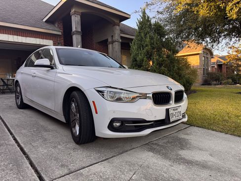 Used 2017 BMW 330i Sedan image 2