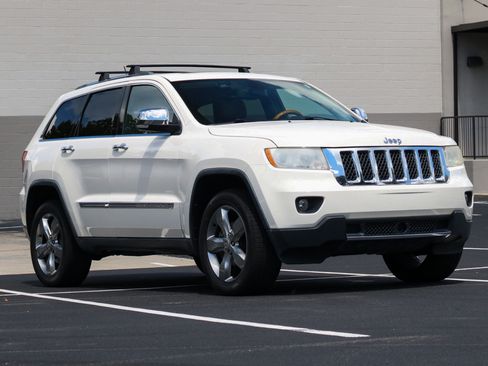 Used 2012 Jeep Grand Cherokee Overland AWD/4WD image 4