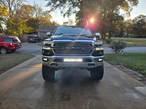 Used 2019 RAM 1500 Laramie image 5