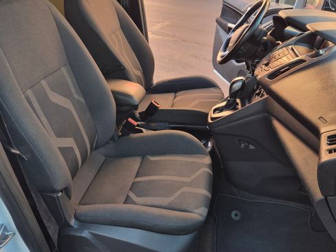 Used 2016 Ford Transit Connect XLT image 18