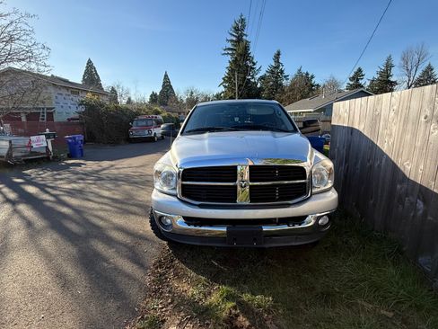 Used 2007 Dodge Ram 3500 Truck SLT w/ Light Group image 1