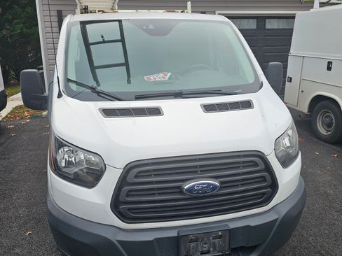 Used 2018 Ford Transit 250 130 Low Roof image 2