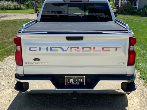 Used 2020 Chevrolet Silverado 1500 LTZ w/ LTZ Convenience Package AWD/4WD image 8