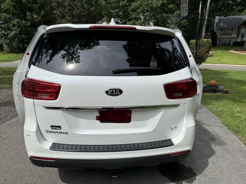 Used 2021 Kia Sedona LX FWD image 5