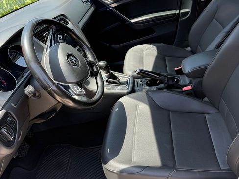 Used 2015 Volkswagen Golf S FWD image 14