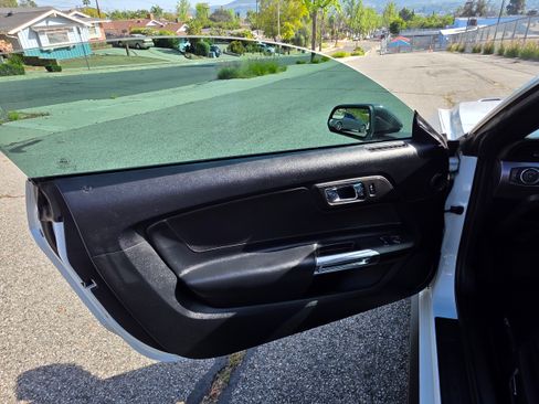 Used 2017 Ford Mustang GT image 10