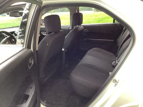 Used 2017 Chevrolet Equinox LS FWD image 9