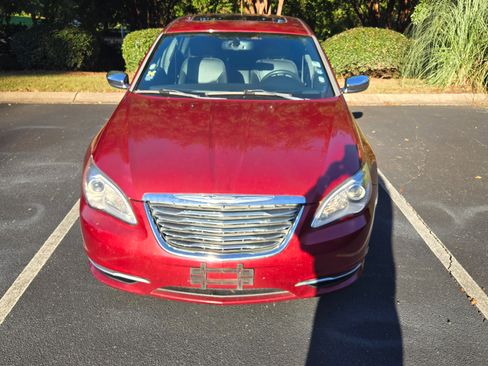 Used 2014 Chrysler 200 Limited w/ Sun/Sound Group image 4