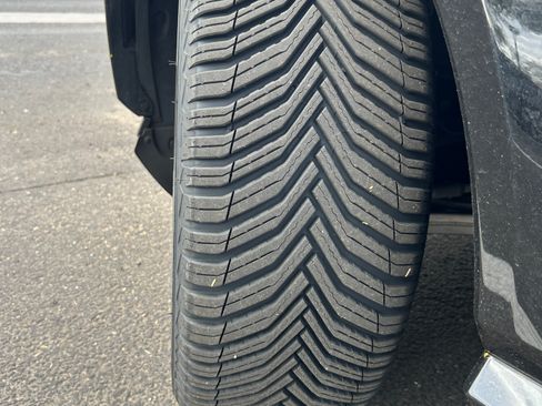 Used 2023 Nissan Ariya FWD image 9