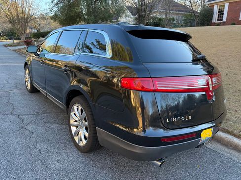 Used 2010 Lincoln MKT 2WD image 6