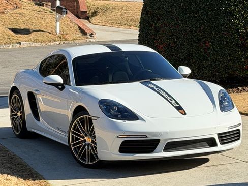 Used 2022 Porsche 718 Cayman S image 1