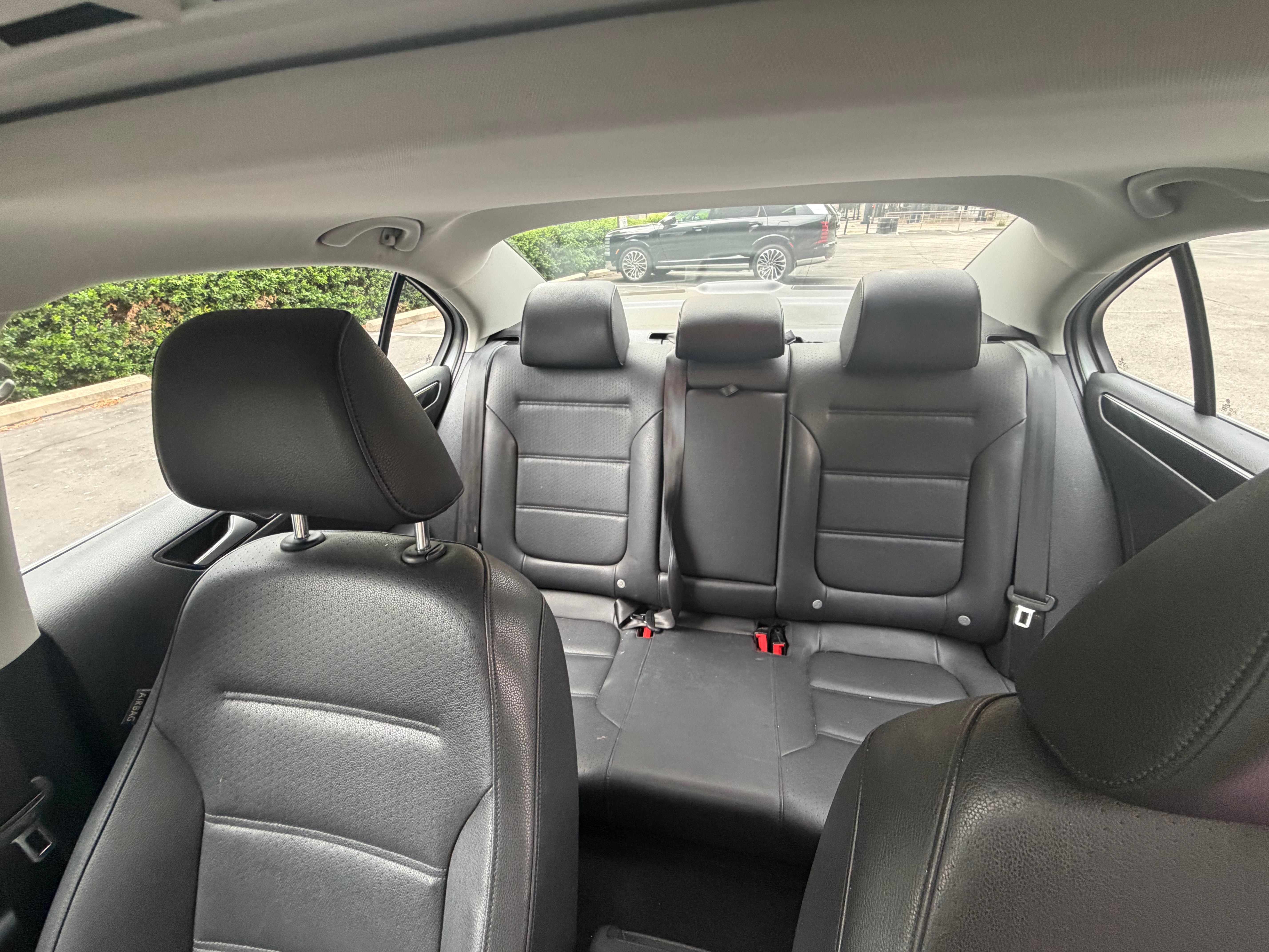 Used 2016 Volkswagen Jetta SEL w/ Lighting Package FWD image 6