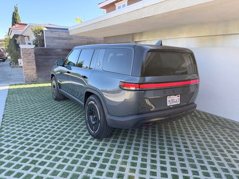 Used 2025 Rivian R1S Adventure image 4