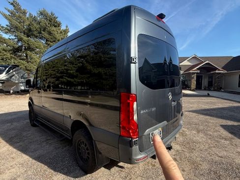 Used 2019 Mercedes-Benz Sprinter 2500 image 4