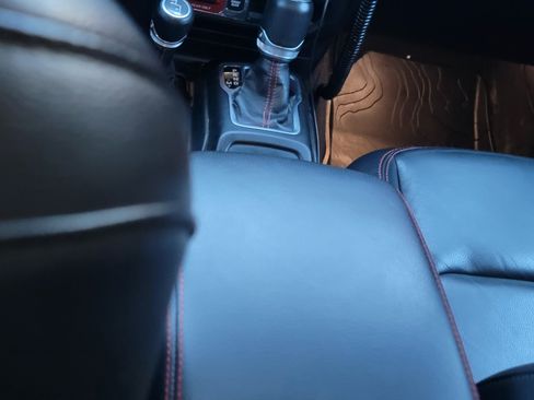 Used 2018 Jeep Wrangler Unlimited Rubicon image 28