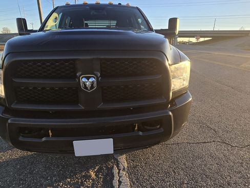 Used 2018 RAM 3500 Tradesman w/ Popular Equipment Group image 1