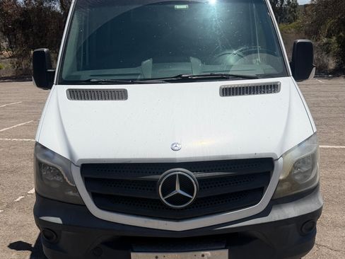 Used 2015 Mercedes-Benz Sprinter 2500 image 4