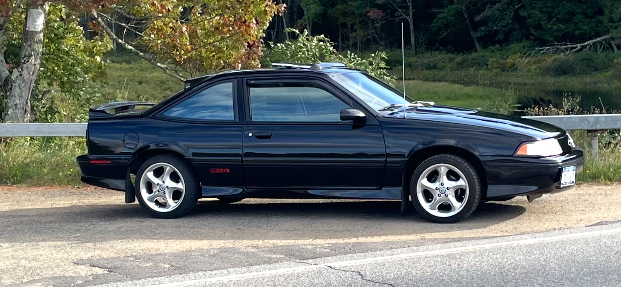 Used 1992 Chevrolet Cavalier Z24 FWD image 1
