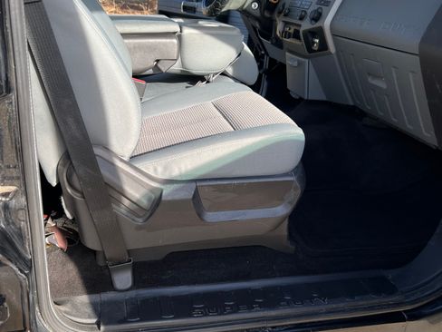 Used 2016 Ford F250 XLT w/ XLT Interior Package image 14