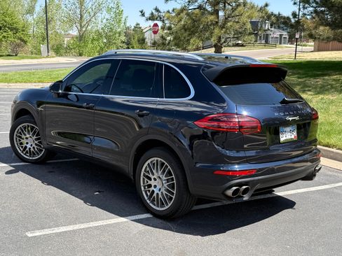 Used 2016 Porsche Cayenne S AWD/4WD image 2