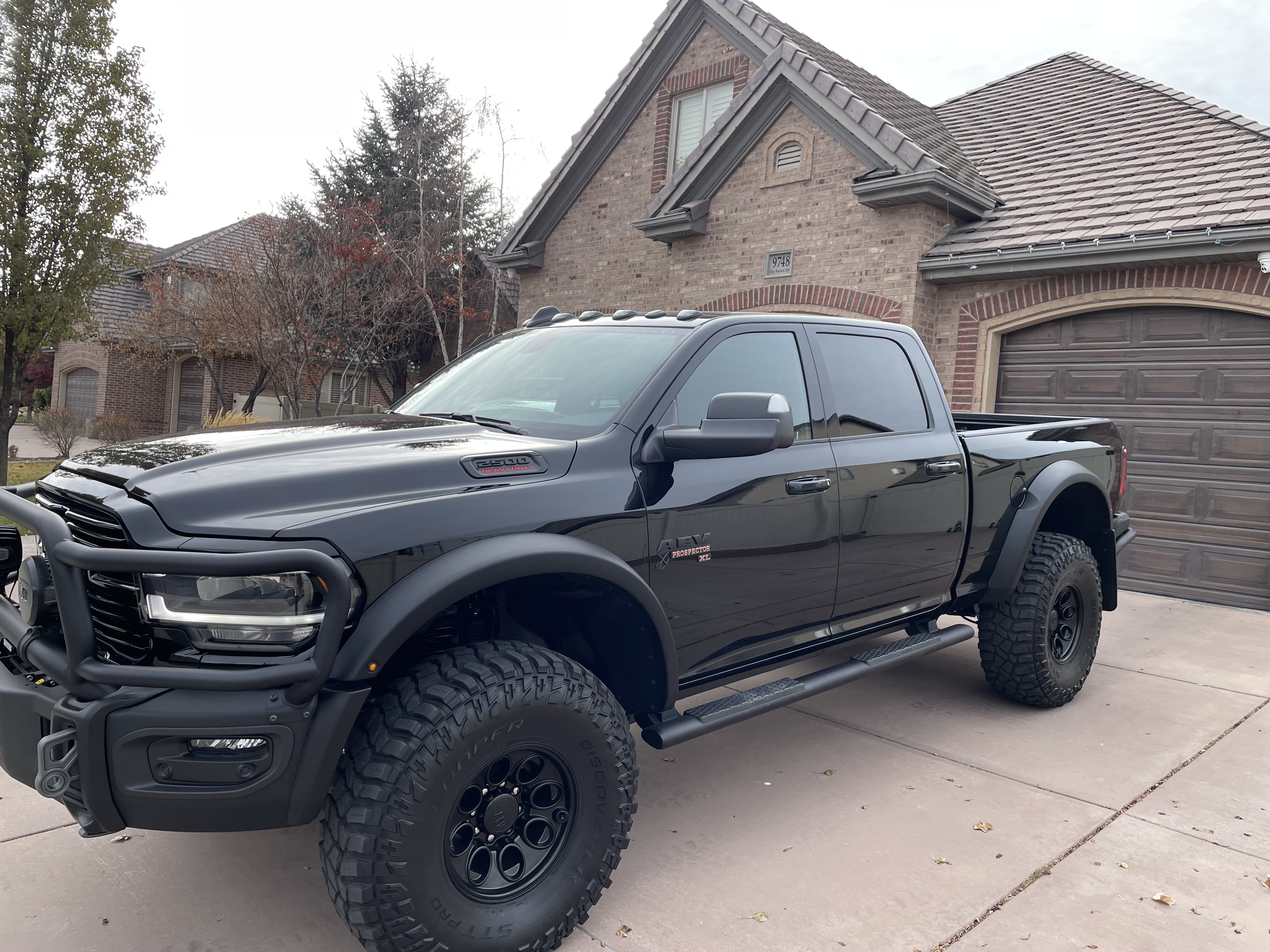 Used 2022 RAM 2500 Laramie w/ Night Edition AWD/4WD image 2
