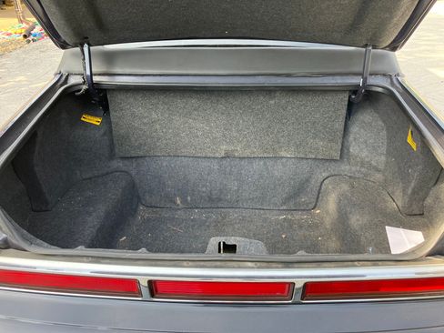Used 1997 Lincoln Town Car Executive RWD image 14