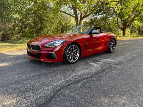 Used 2022 BMW Z4 M40i w/ Premium Package image 1