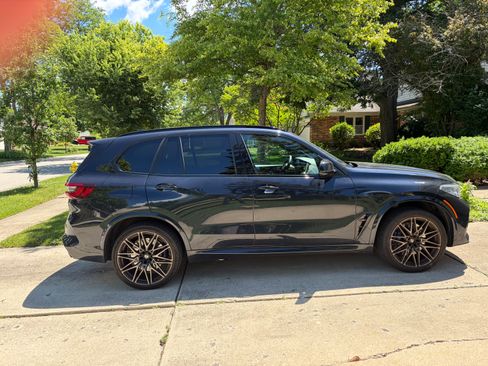 Used 2021 BMW X5 M w/ Competition Package AWD/4WD image 2